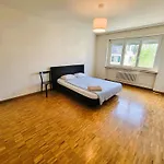 5 Bedroom Center With Balcony Dorf - Self Checkin Апартаменты *