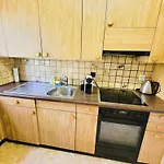 5 Bedroom Center With Balcony Dorf - Self Checkin Цюрих