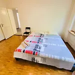 5 Bedroom Center With Balcony Dorf - Self Checkin * Цюрих