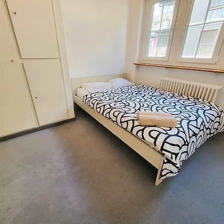 5 Bedroom Center With Balcony Dorf - Self Checkin * Zürih