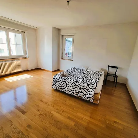 Apartment 5 Bedroom Center With Balcony Dorf - Self Checkin Zurich