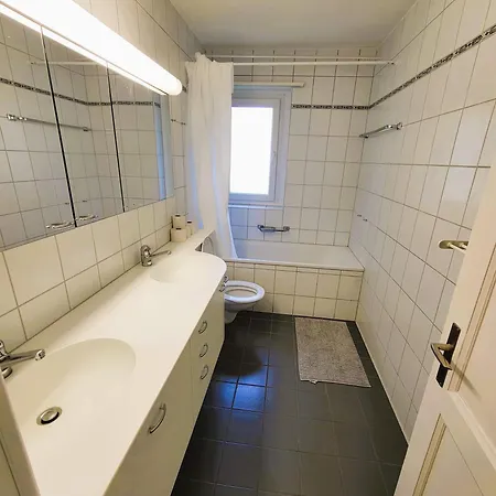 5 Bedroom Center With Balcony Dorf - Self Checkin Zürih