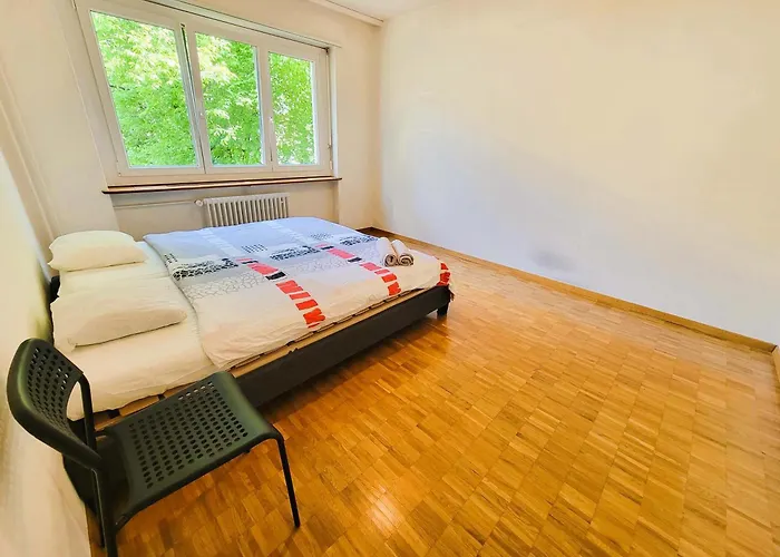 아파트 5 Bedroom Center With Balcony Dorf - Self Checkin 취리히