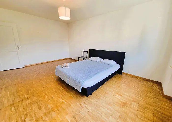 5 Bedroom Center With Balcony Dorf - Self Checkin 아파트 취리히