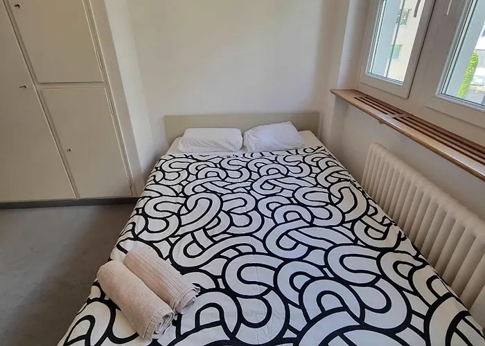 아파트 5 Bedroom Center With Balcony Dorf - Self Checkin *