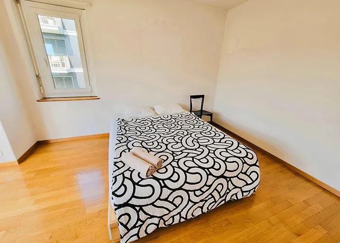 5 Bedroom Center With Balcony Dorf - Self Checkin *