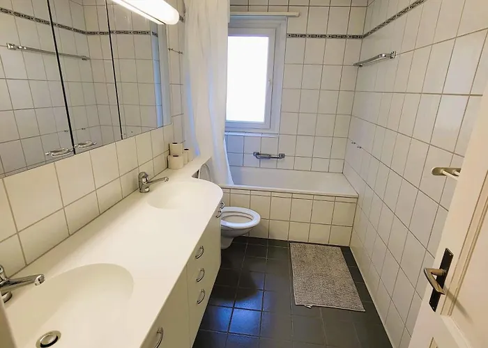 5 Bedroom Center With Balcony Dorf - Self Checkin Zurych