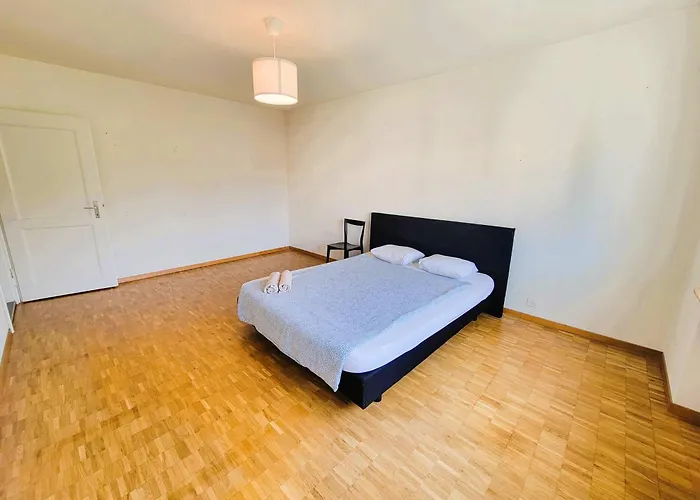 5 Bedroom Center With Balcony Dorf - Self Checkin