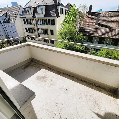 5 Bedroom Center With Balcony Dorf - Self Checkin Apartmán *