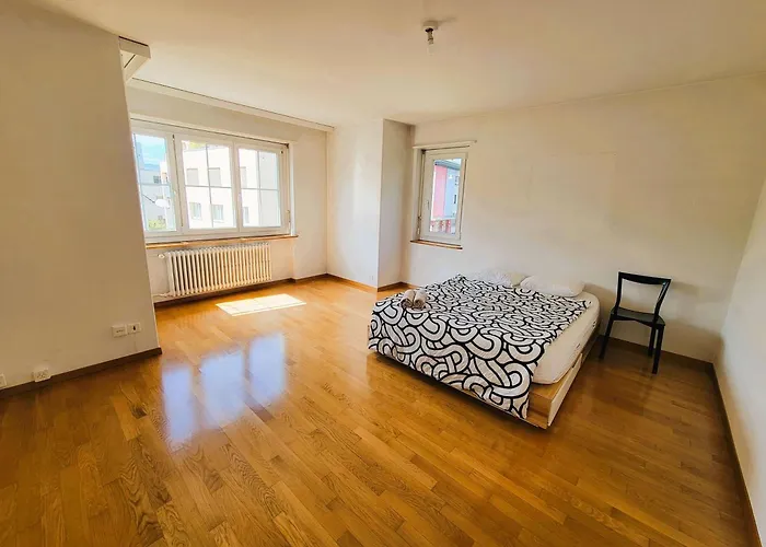5 Bedroom Center With Balcony Dorf - Self Checkin Apartamento